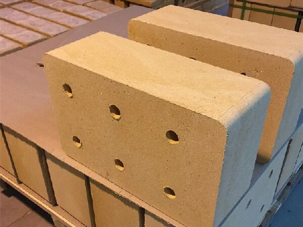 Refractory and ceramic material samples for fine grinding